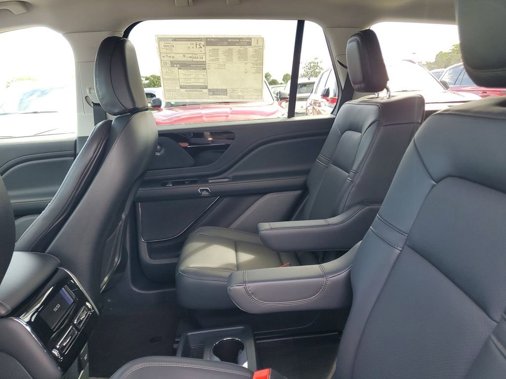 New 2025 Lincoln Aviator 2WD w/ Jet Appearance Package image 11