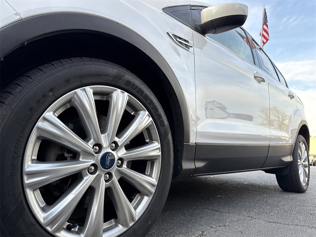 Used 2019 Ford Escape SEL image 10