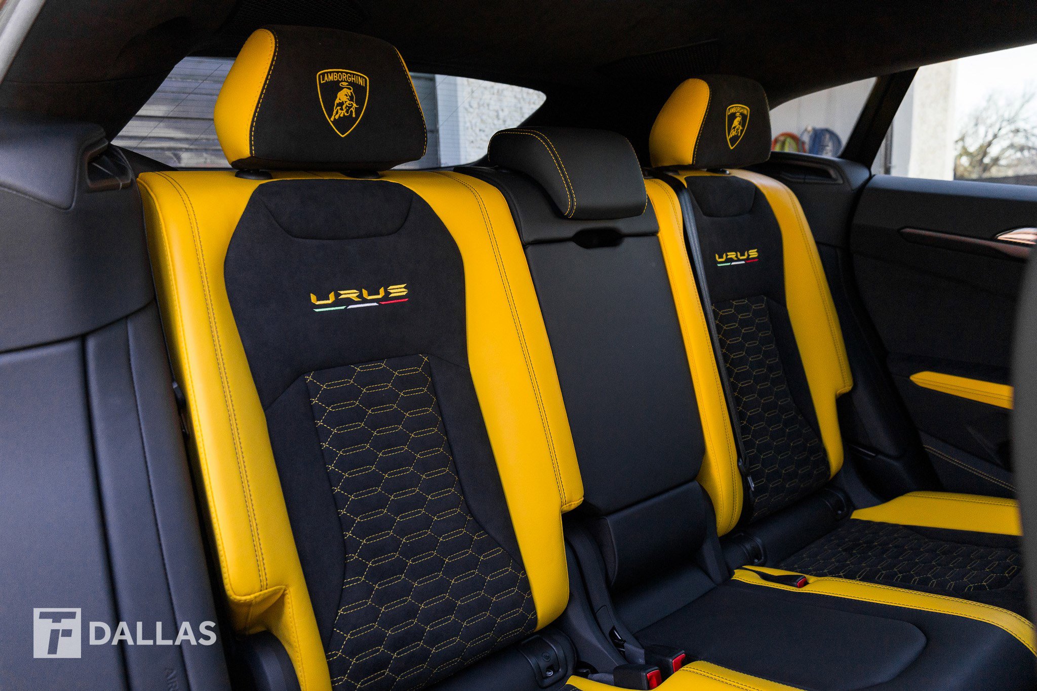 Used 2021 Lamborghini Urus image 32