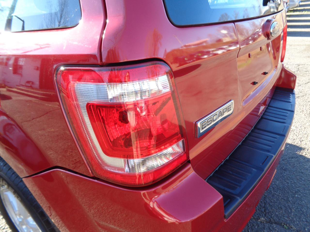 Used 2010 Ford Escape XLS FWD image 11