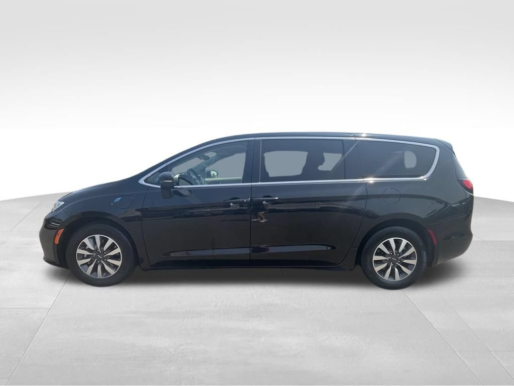 Used 2023 Chrysler Pacifica Touring-L FWD image 18