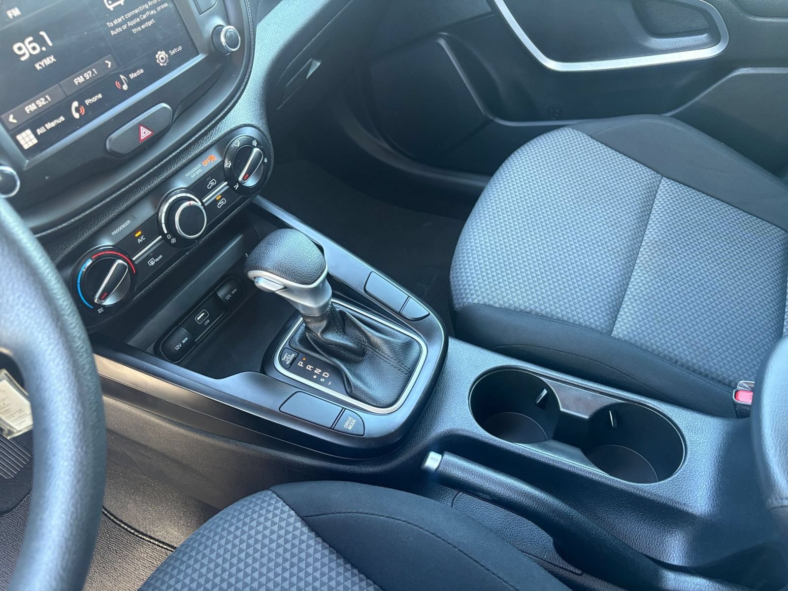 Used 2025 Kia Soul LX w/ LX Technology Package FWD image 39