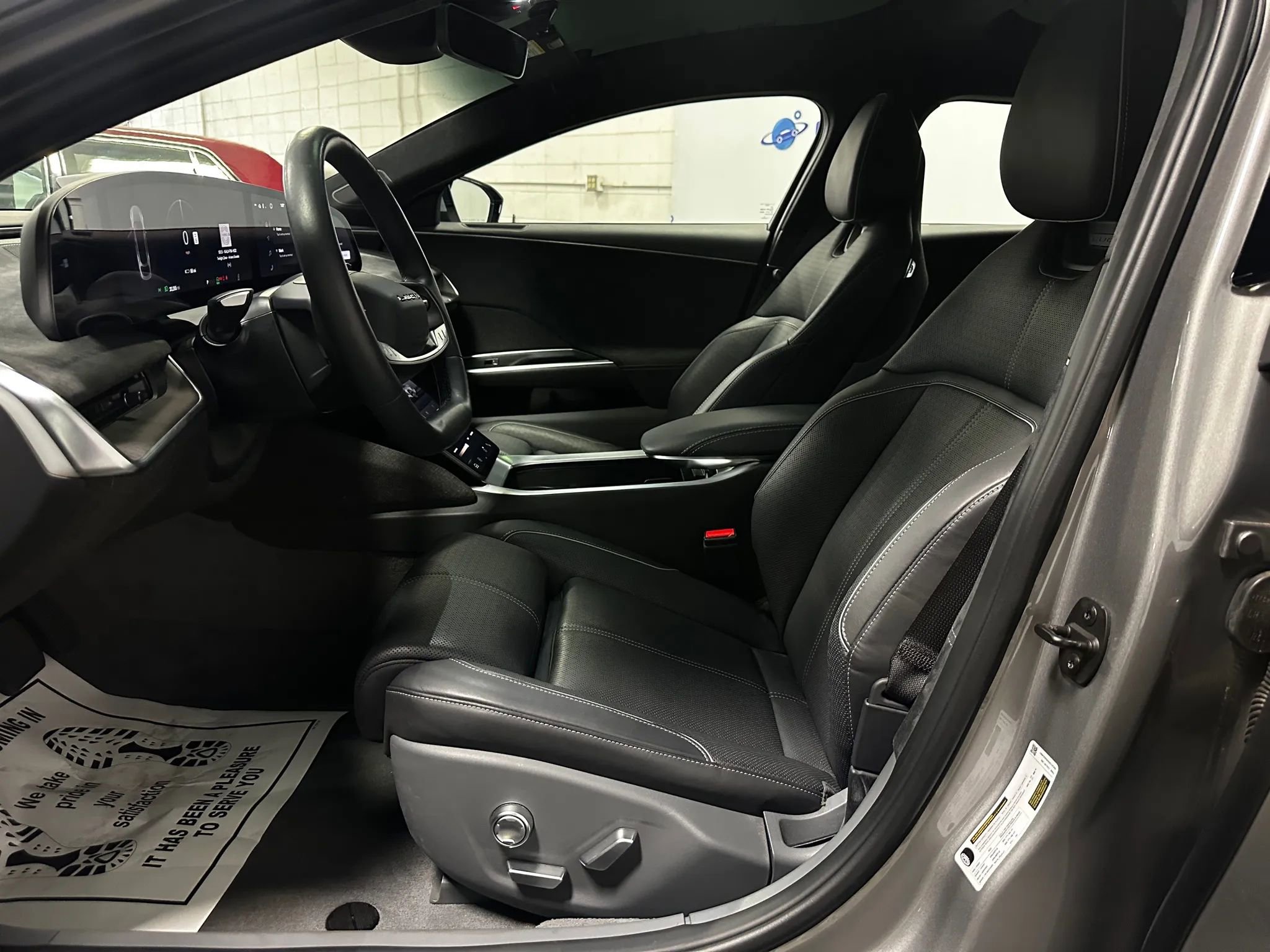 Used 2022 Lucid Air Grand Touring image 11