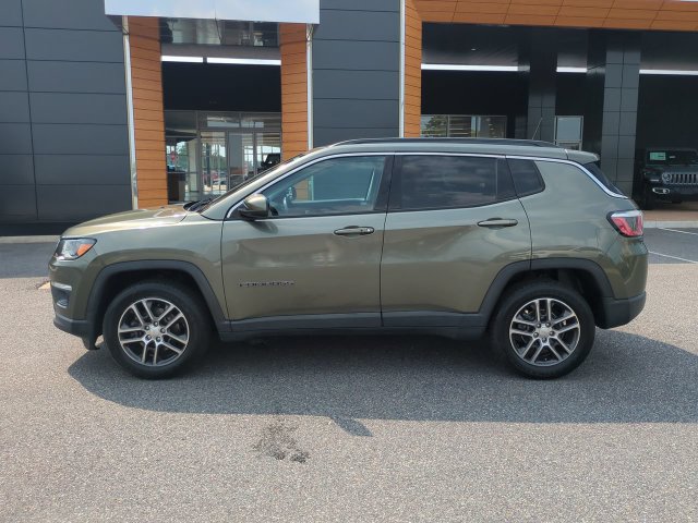 Used 2018 Jeep Compass Latitude w/ Popular Equipment Group AWD/4WD image 7