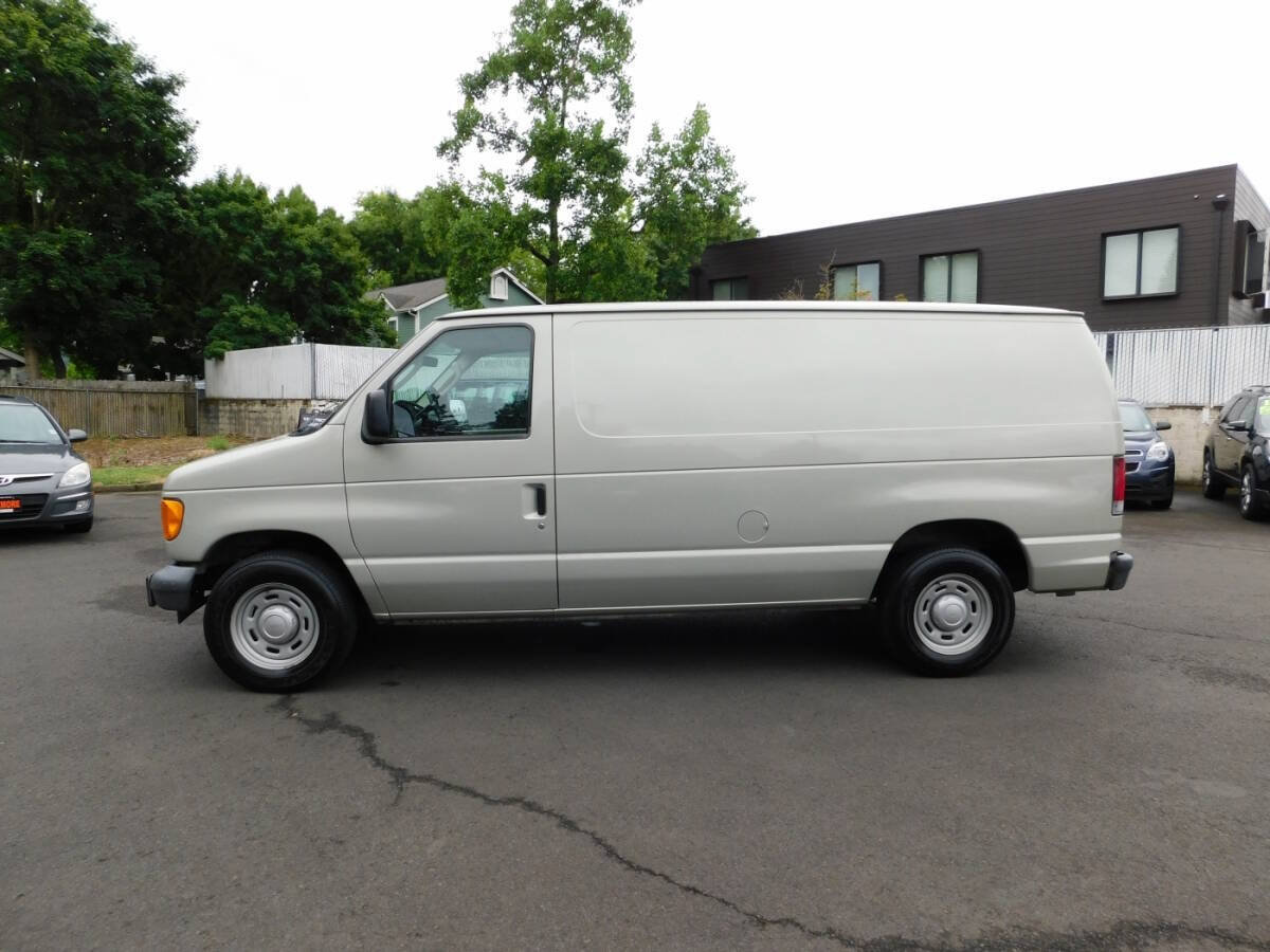 Used 2006 Ford E-150 and Econoline 150 RWD image 18