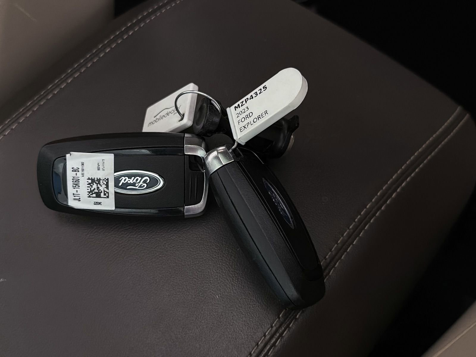 Used 2023 Ford Explorer Platinum w/ Technology Package AWD/4WD image 31