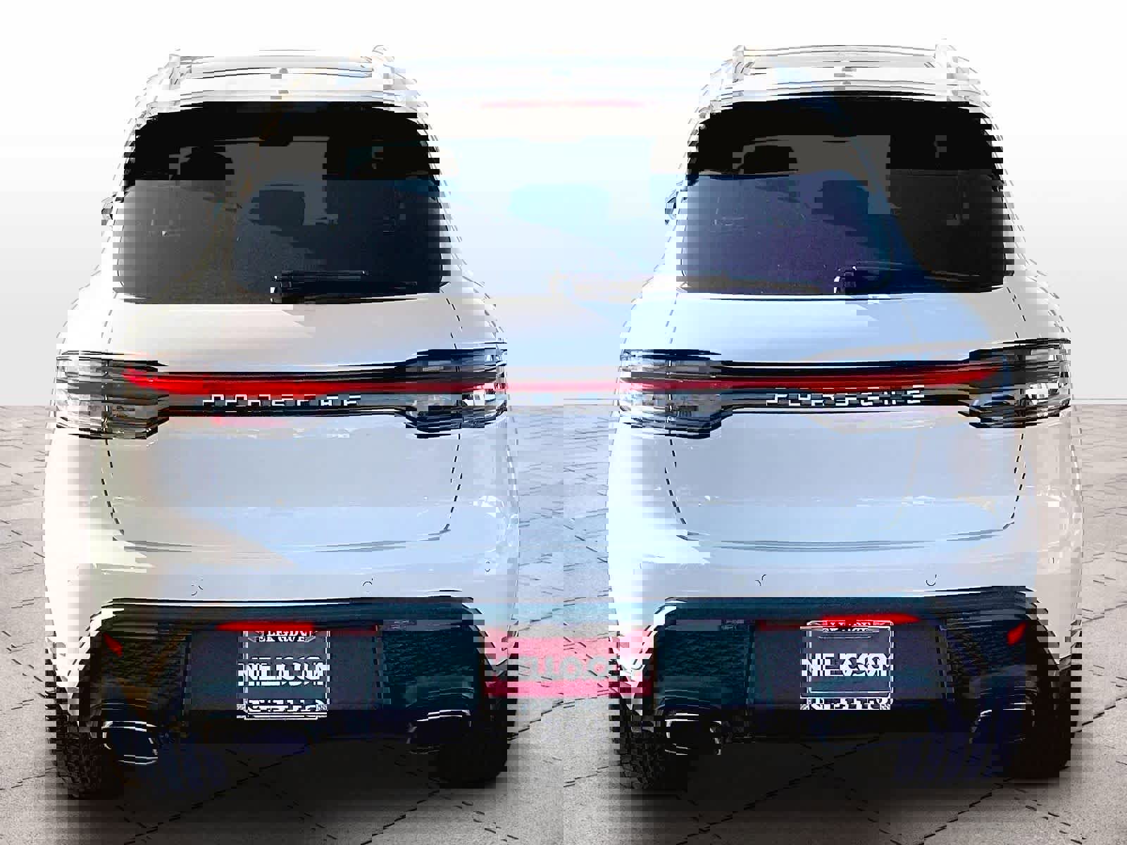 Used 2024 Porsche Macan image 7