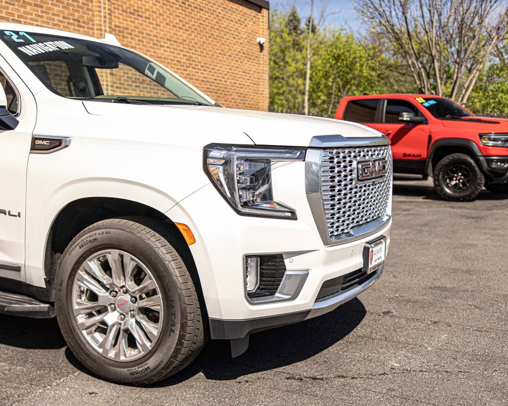 Used 2021 GMC Yukon Denali AWD/4WD image 3