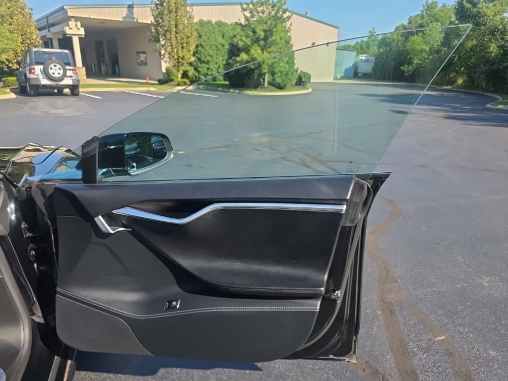 Used 2015 Tesla Model S 70D AWD/4WD image 31