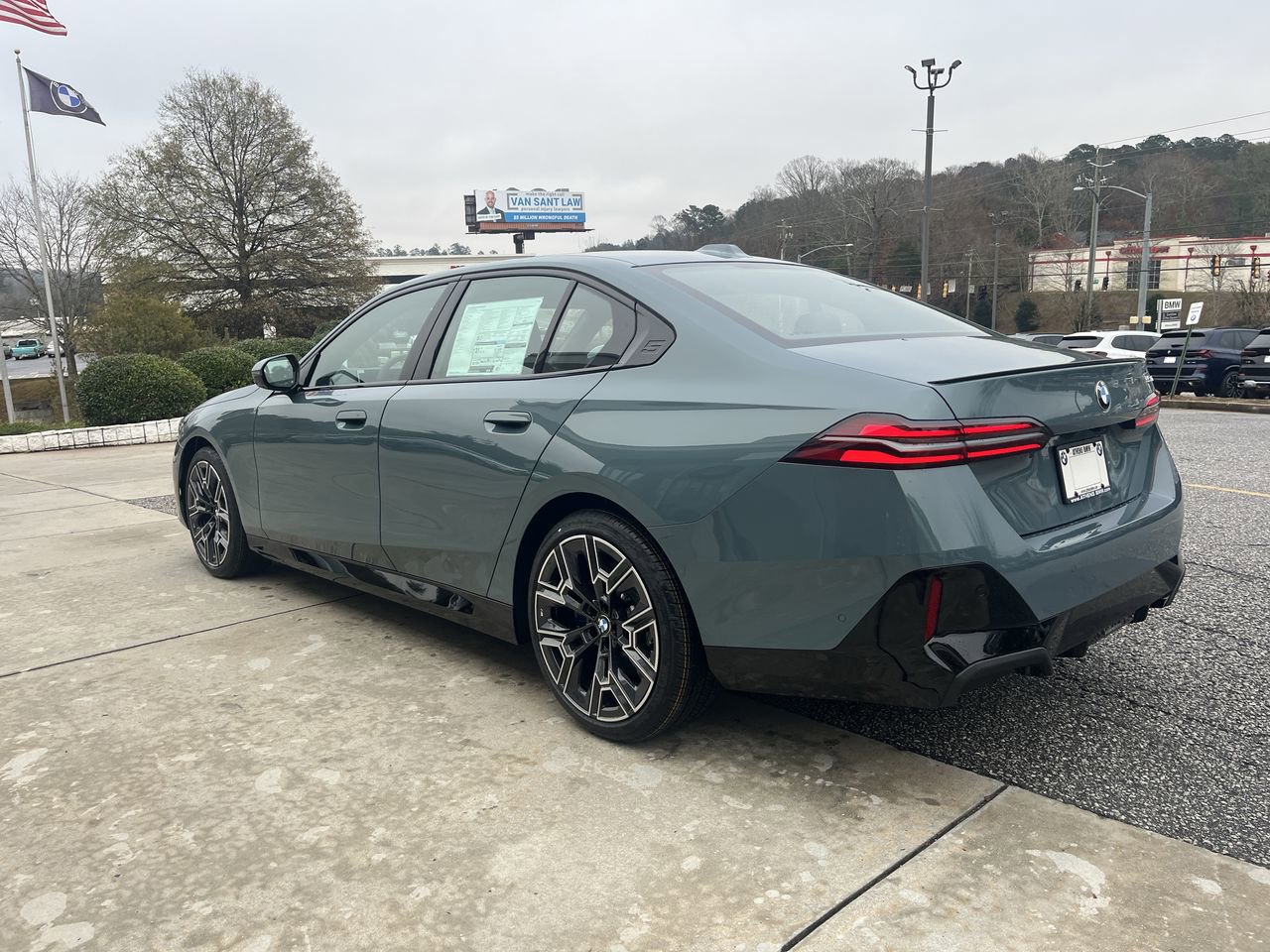 Used 2026 BMW 530i w/ M Sport Package RWD image 6