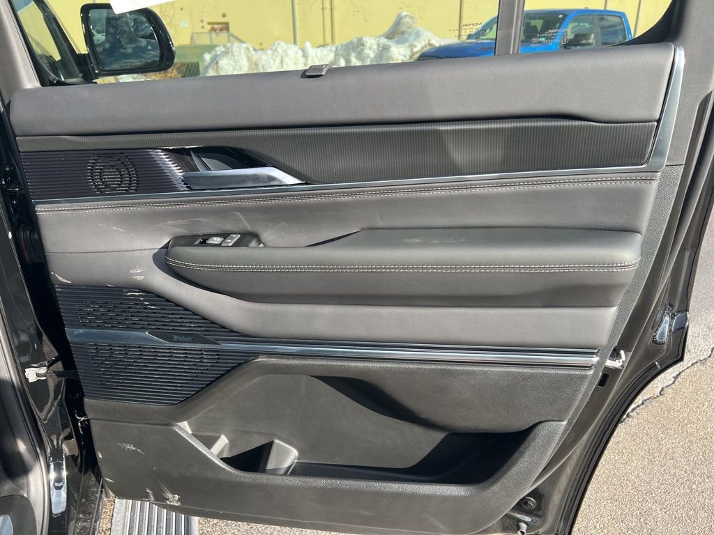 New 2026 Jeep Grand Wagoneer Summit image 12