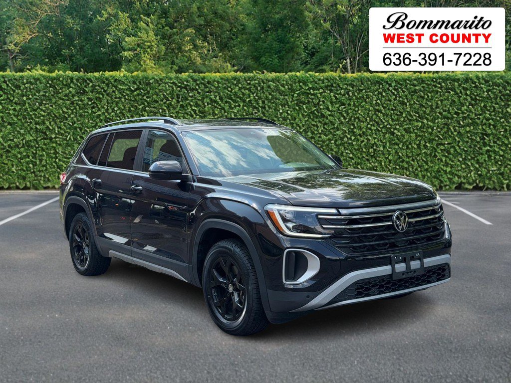 Used 2025 Volkswagen Atlas Peak Edition SE AWD/4WD image 1
