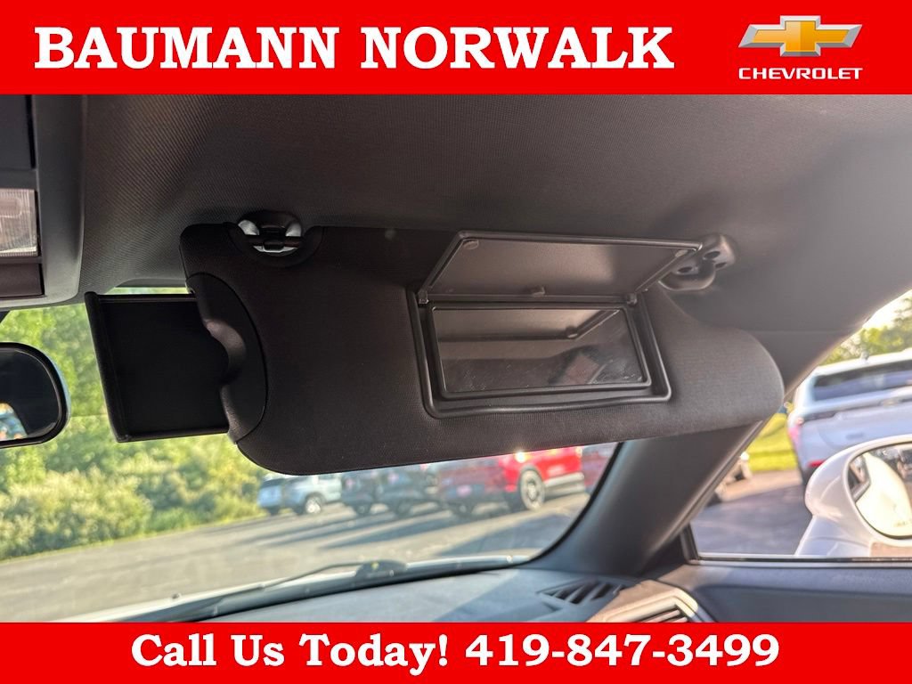 Used 2013 Dodge Challenger SXT RWD image 30
