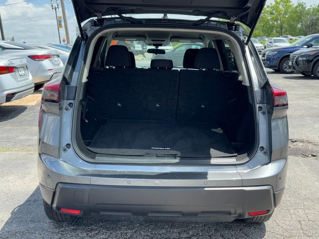 Used 2024 Nissan Rogue S FWD image 6