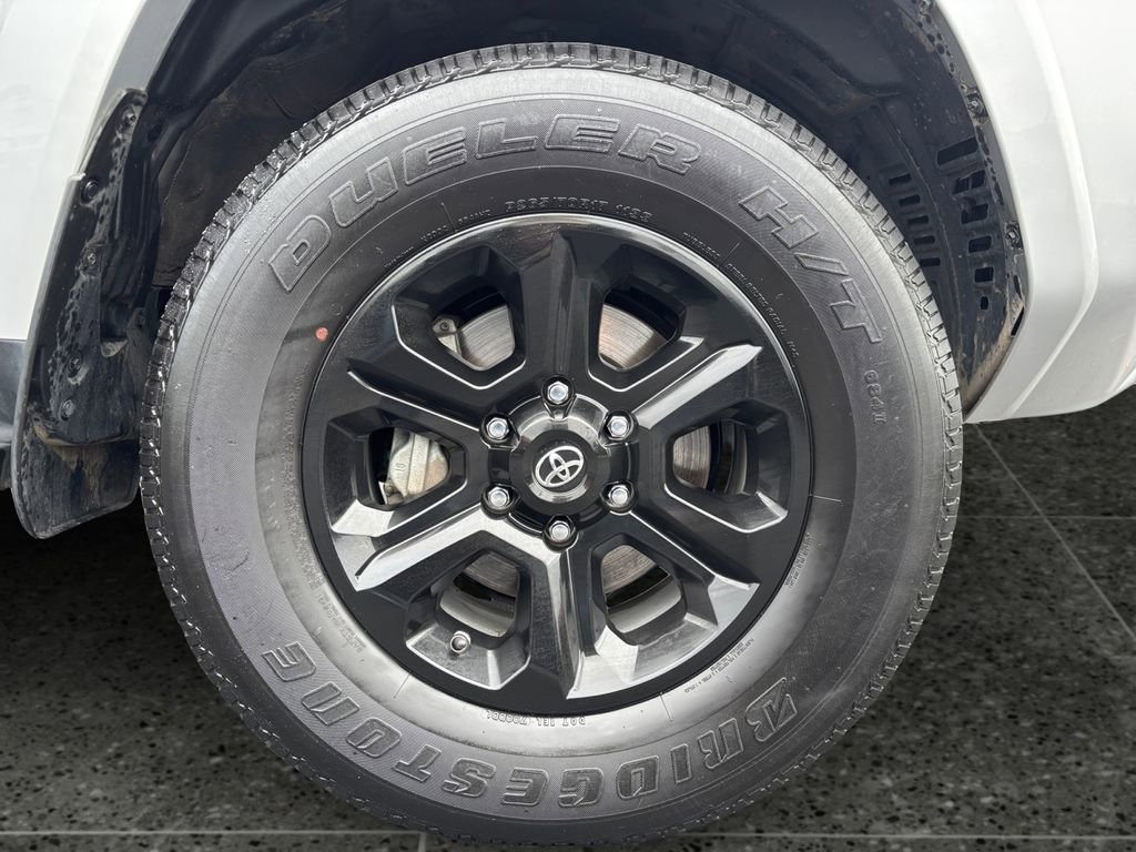Used 2024 Toyota 4Runner SR5 Premium w/ Moonroof Package image 10