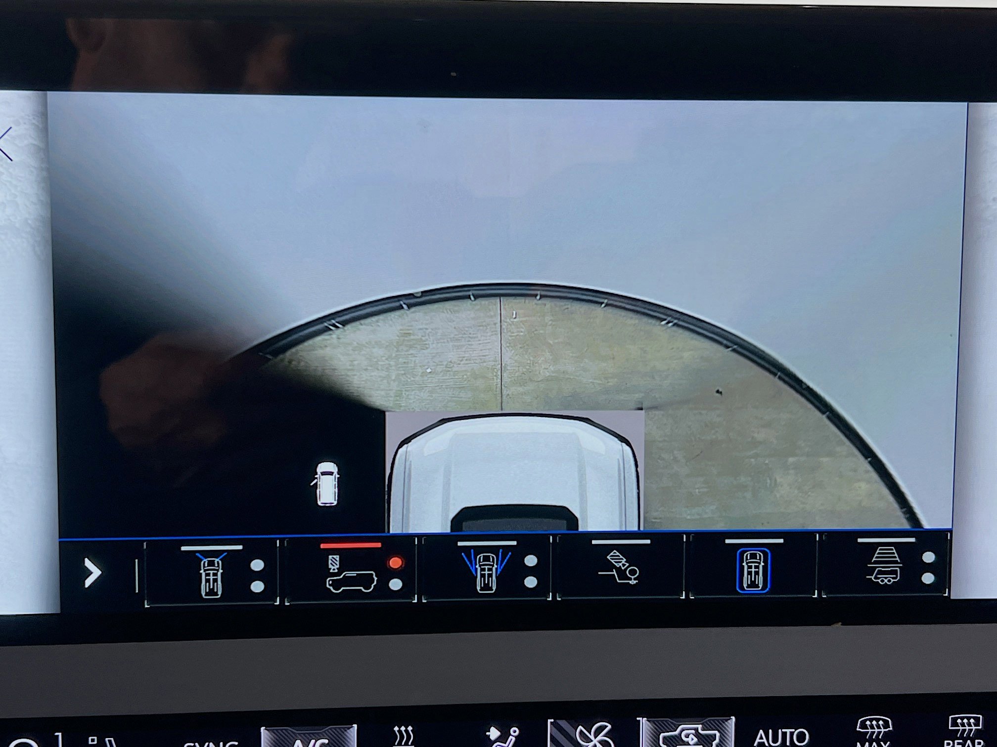 Used 2024 GMC Hummer EV 2X w/ LPO, Illumination Package image 14