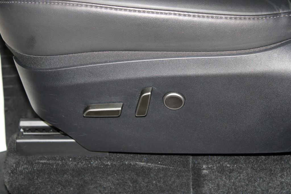 Used 2024 Tesla Model Y Long Range image 19