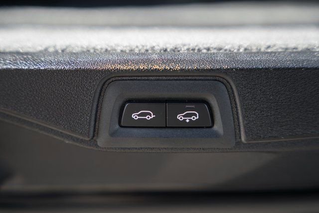 Used 2020 BMW X7 xDrive40i w/ Premium Package image 13