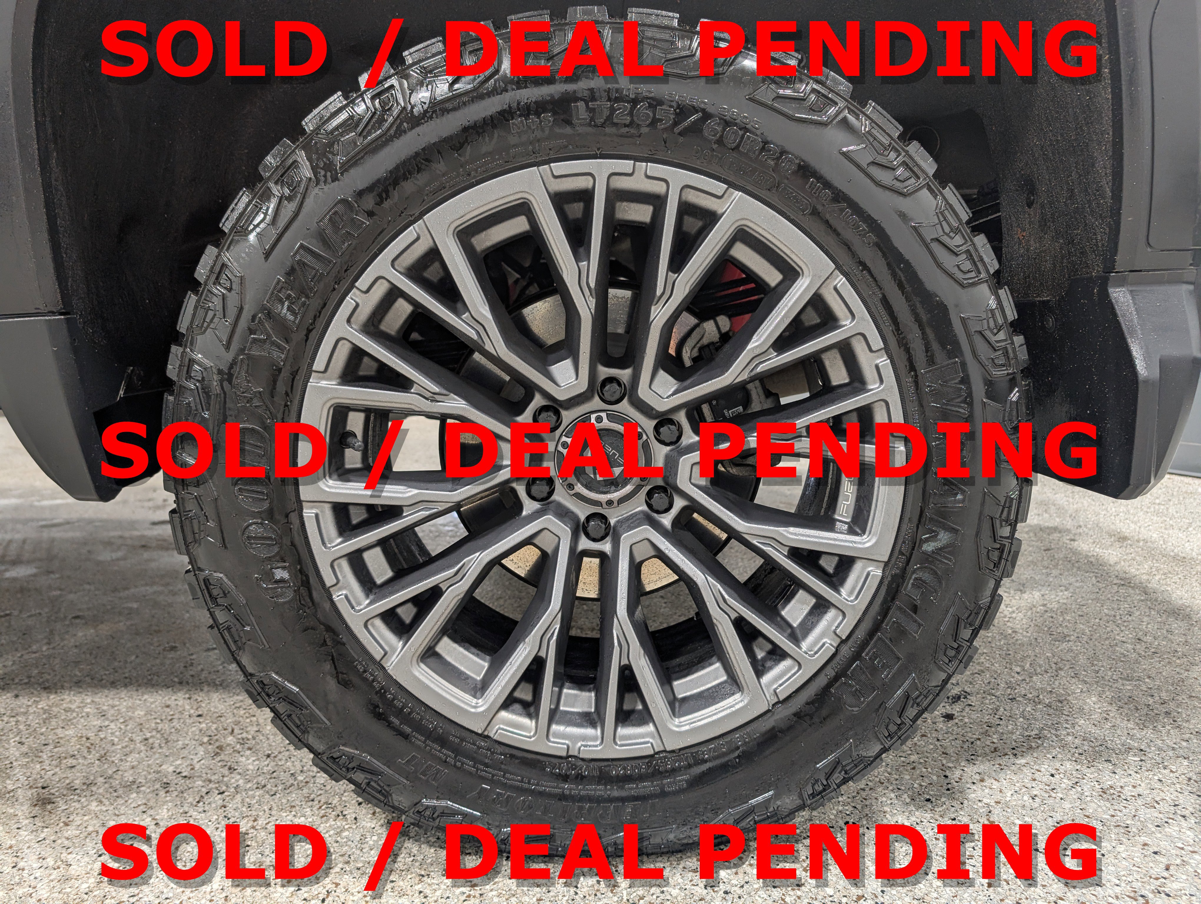 Used 2024 GMC Sierra 1500 AT4 w/ AT4 Premium Package image 11