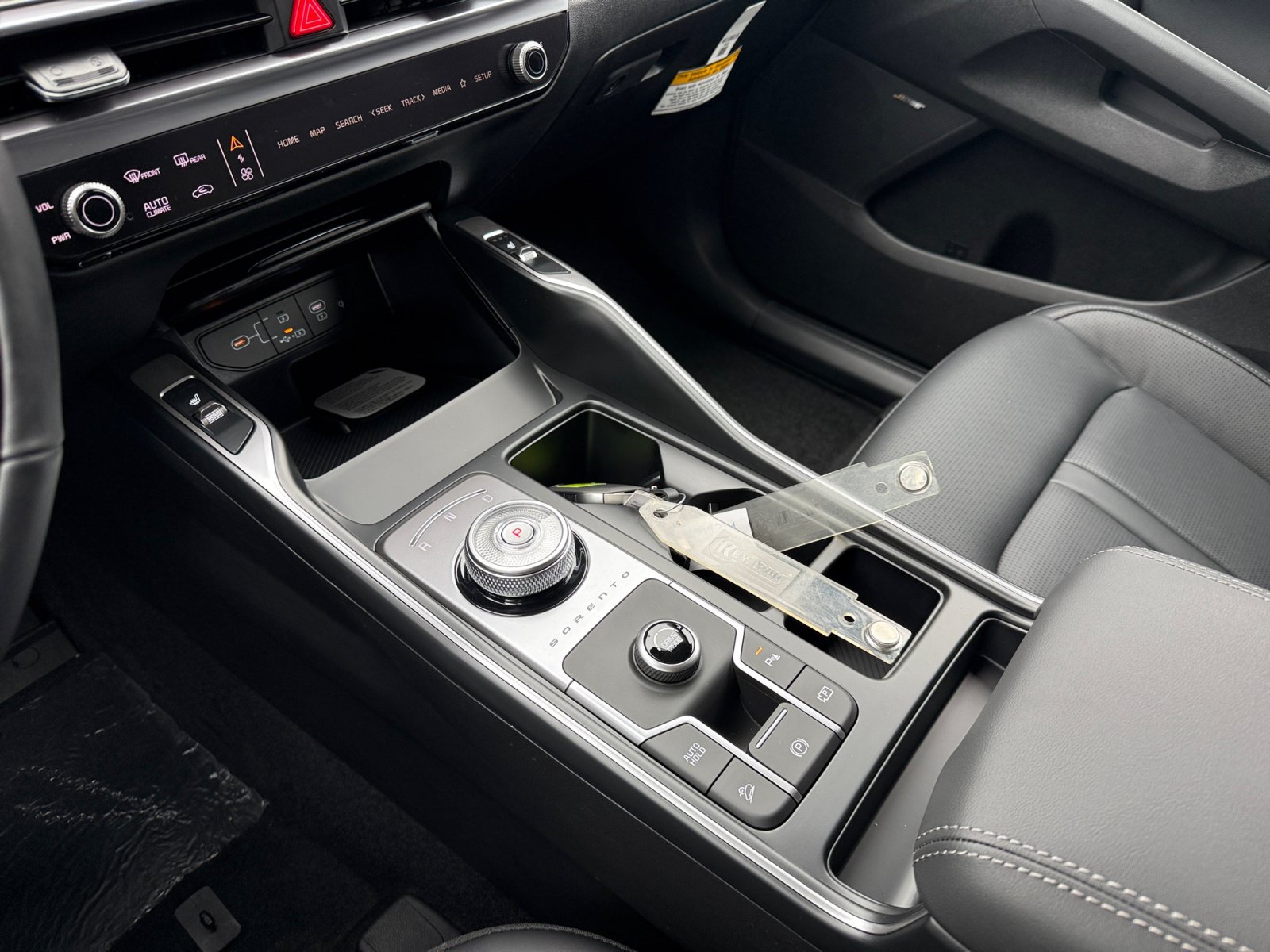 New 2026 Kia Sorento EX w/ EX Premium Package FWD image 13