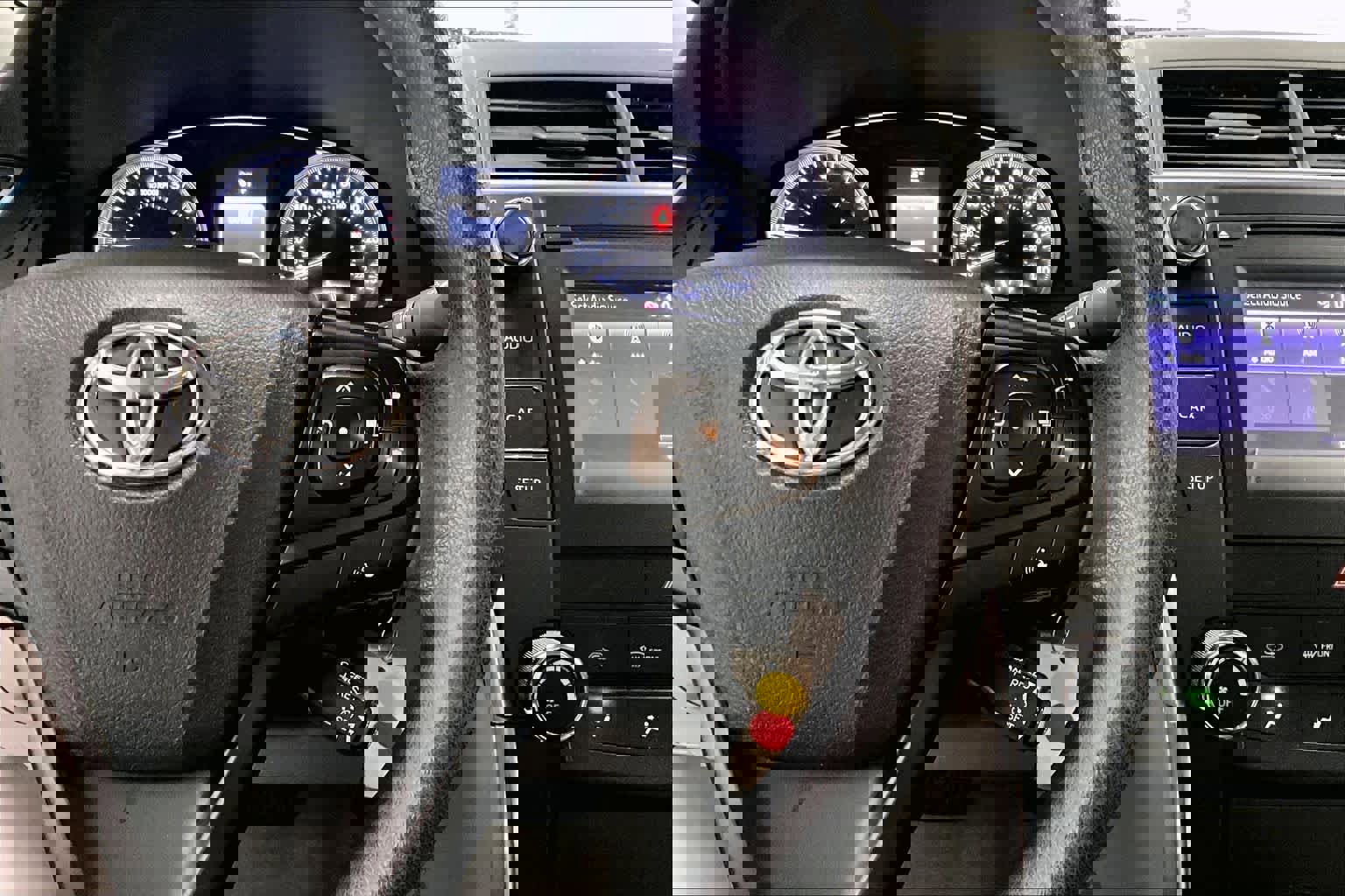 Used 2017 Toyota Camry LE FWD image 22