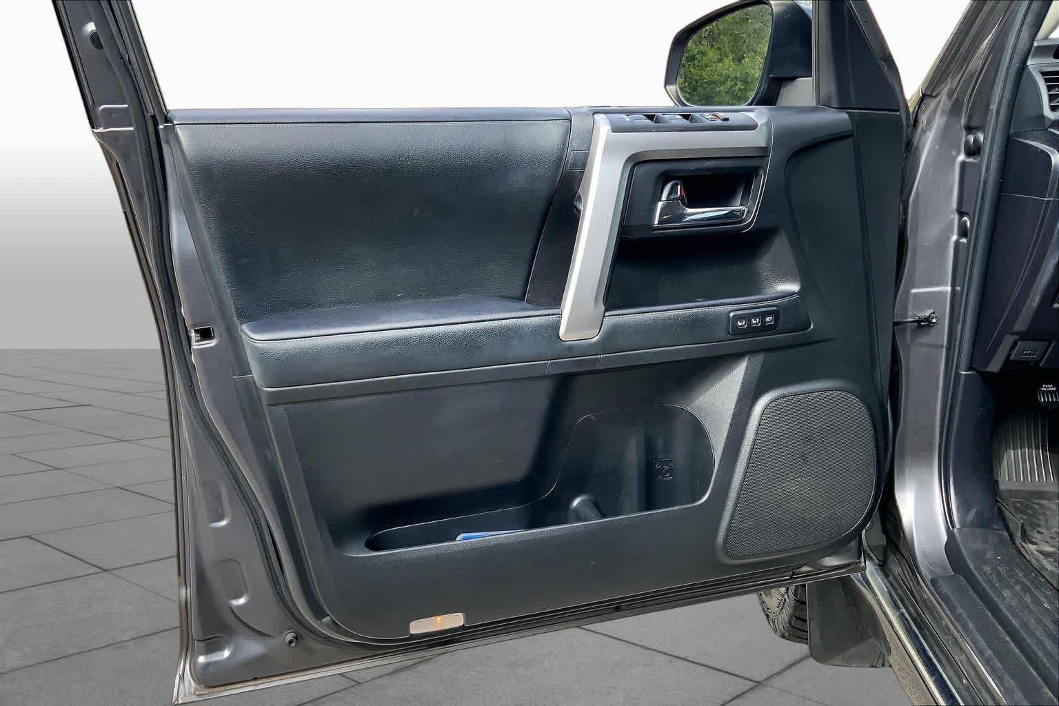 Used 2021 Toyota 4Runner Limited AWD/4WD image 22