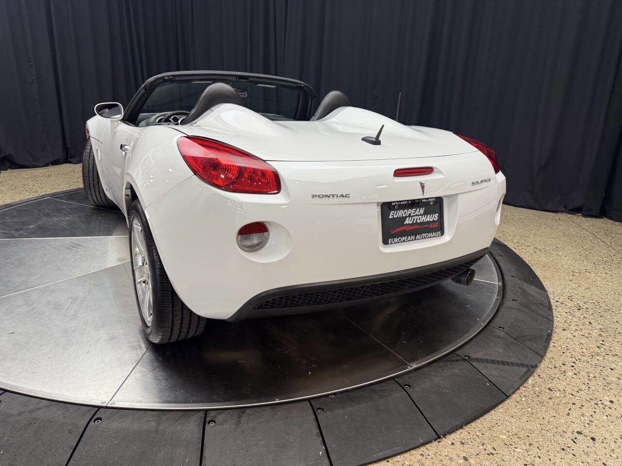 Used 2008 Pontiac Solstice Convertible w/ Premium Package image 5