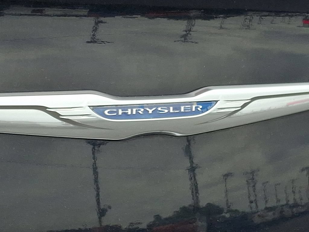 Used 2013 Chrysler 300 w/ Driver Convenience Group RWD image 31