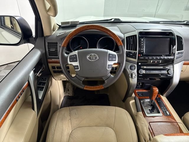 Used 2013 Toyota Land Cruiser image 24