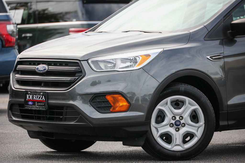 Used 2017 Ford Escape SE w/ SE Sport Appearance Package FWD image 8