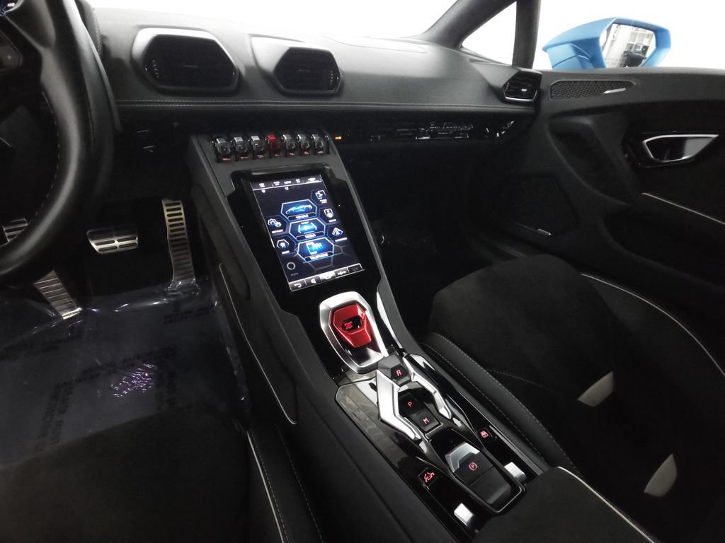 Used 2022 Lamborghini Huracan EVO RWD image 23