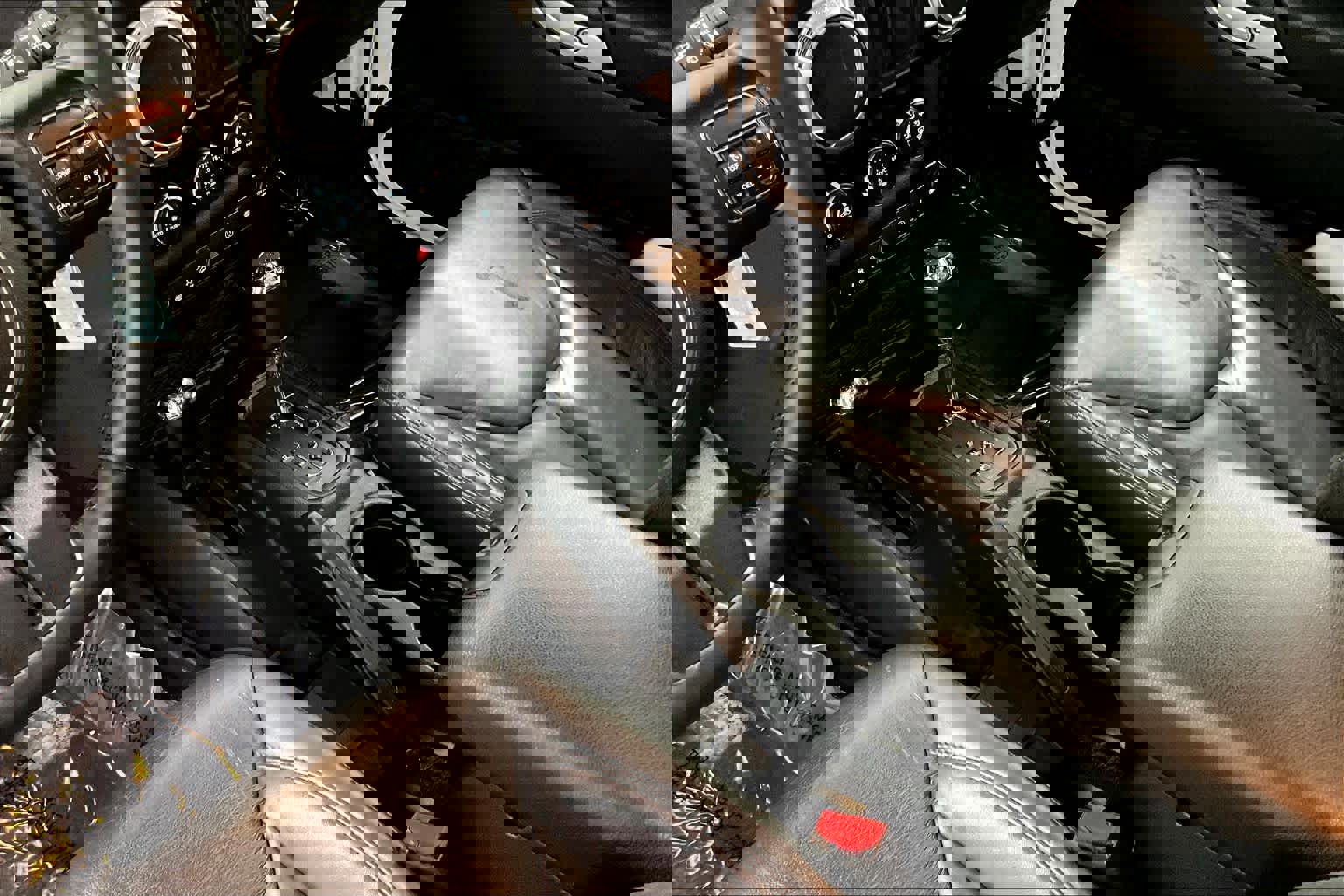 Used 2017 Jeep Wrangler Sahara w/ Connectivity Group image 17