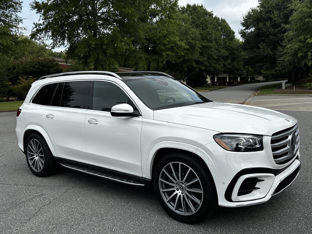 Used 2025 Mercedes-Benz GLS 450 4MATIC image 2