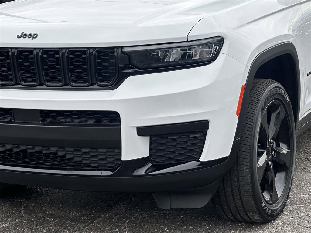 Certified 2023 Jeep Grand Cherokee L Laredo image 8