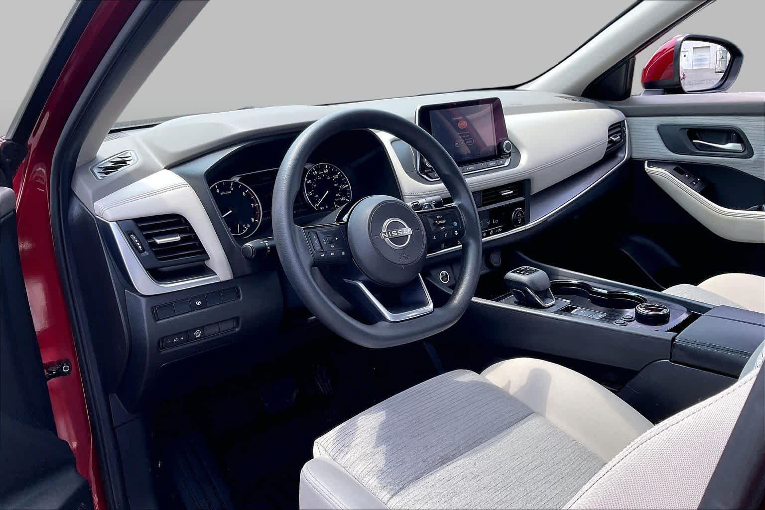 Used 2023 Nissan Rogue SV AWD/4WD image 16