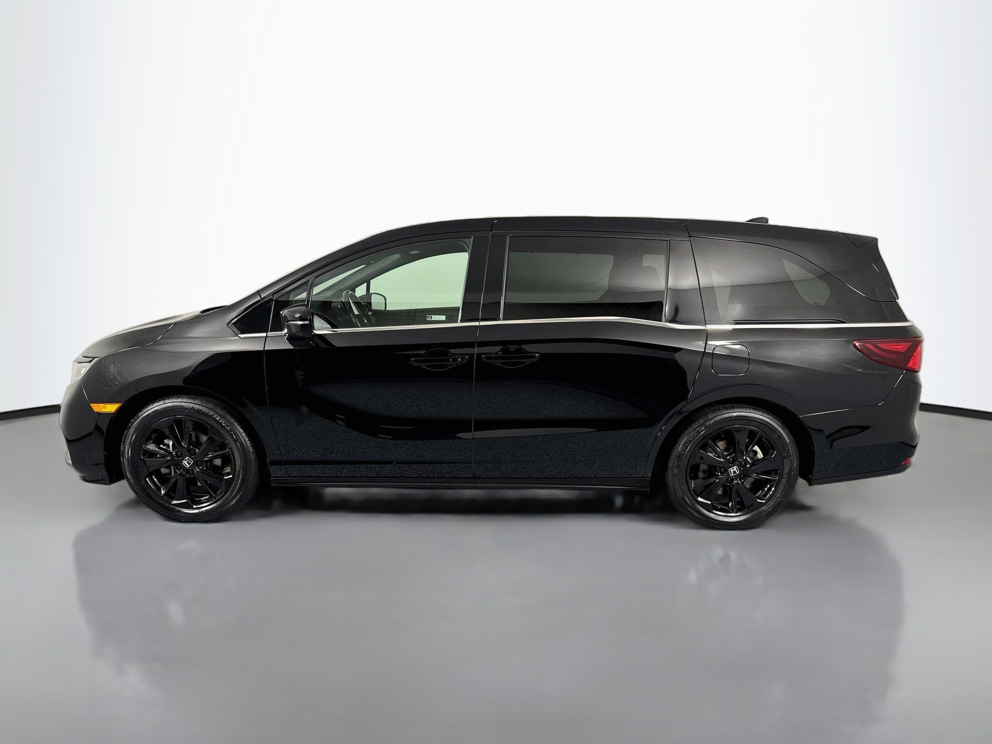 Certified 2023 Honda Odyssey Sport image 8