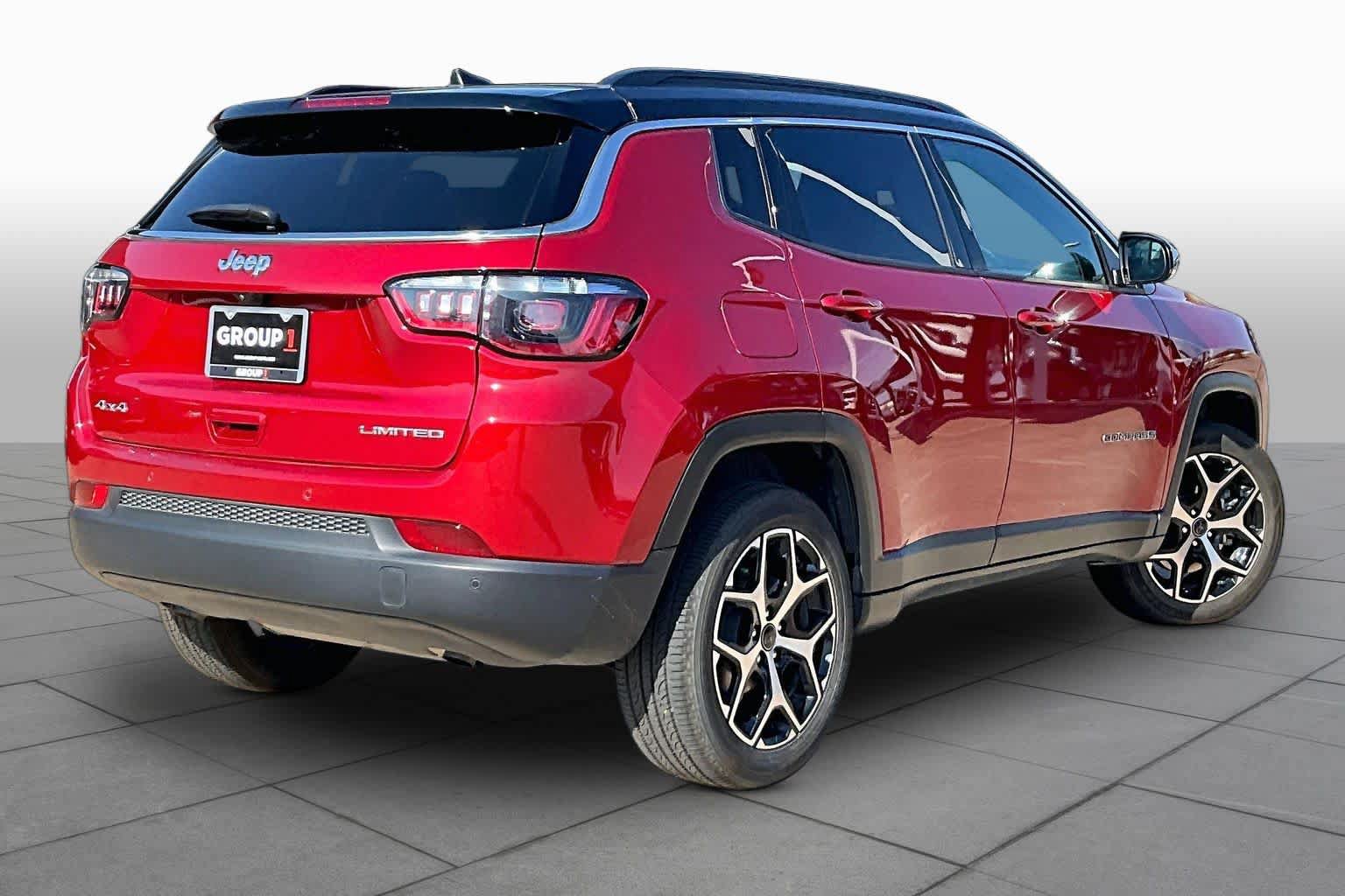 Used 2025 Jeep Compass Limited AWD/4WD image 13