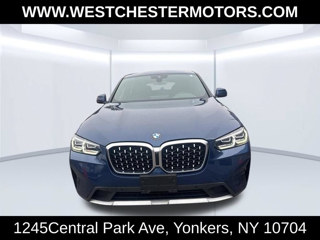 Used 2022 BMW X4 xDrive30i w/ Convenience Package AWD/4WD image 2