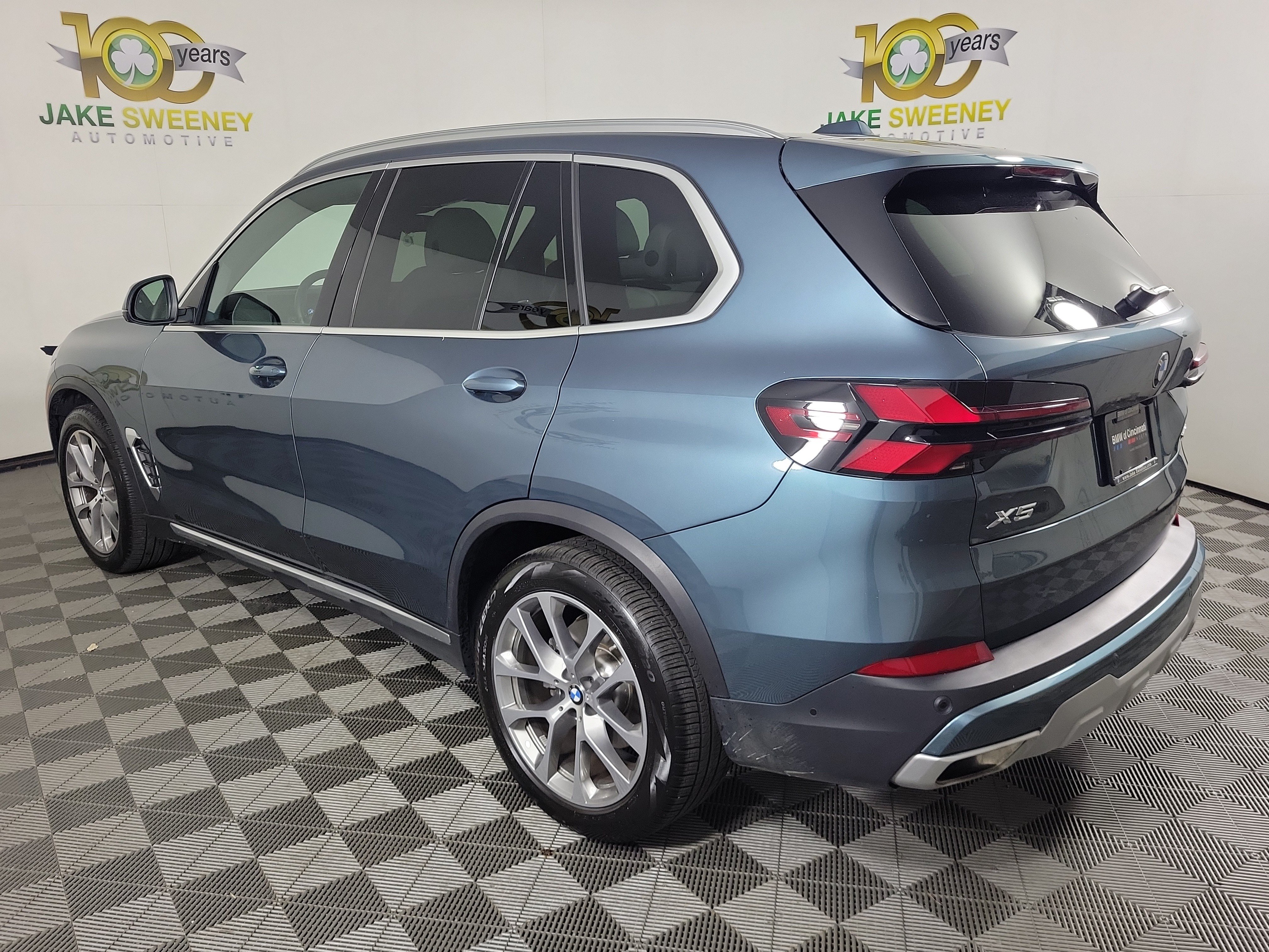 Certified 2026 BMW X5 xDrive40i w/ Parking Assistance Package AWD/4WD image 5
