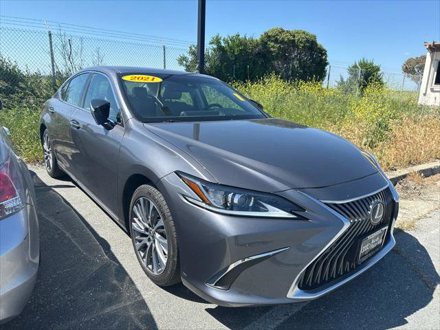 Used 2021 Lexus ES 300h w/ Premium Package image 2