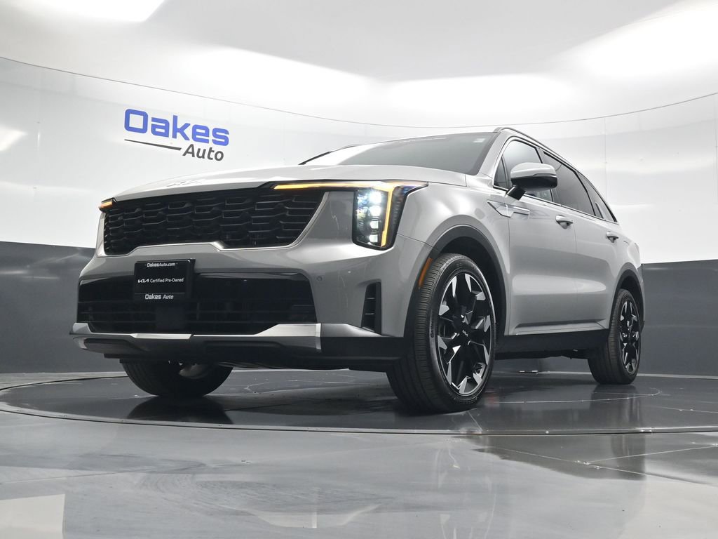 Certified 2024 Kia Sorento EX w/ Panoramic Sunroof Package image 44