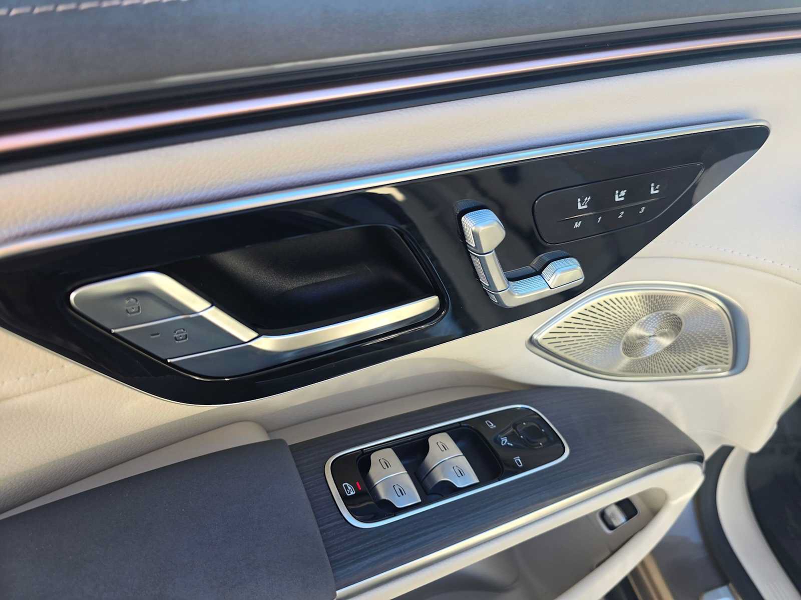 New 2027 Mercedes-Benz EQS 400 4MATIC SUV image 21