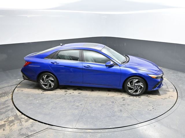 Used 2025 Hyundai Elantra Limited FWD image 36