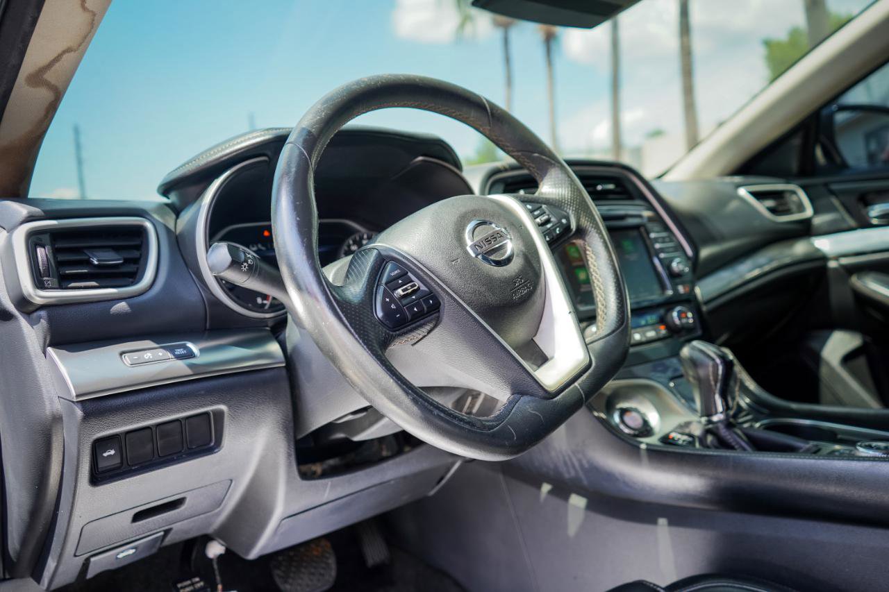Used 2020 Nissan Maxima 3.5 SV w/ Floor Mat Group FWD image 10