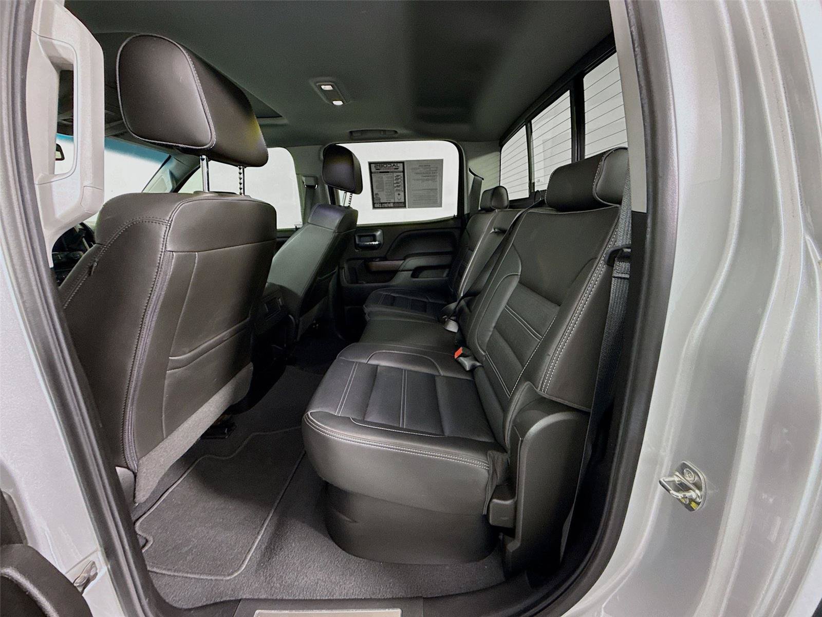 Used 2019 GMC Sierra 2500 Denali w/ Duramax Plus Package AWD/4WD image 3
