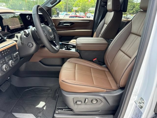 New 2026 Chevrolet Suburban High Country AWD/4WD image 10