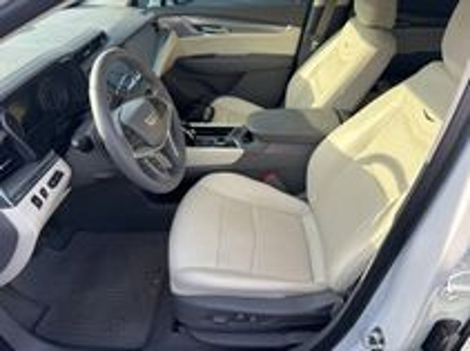 Used 2026 Cadillac XT5 Premium Luxury w/ Driver Assist Package AWD/4WD image 9