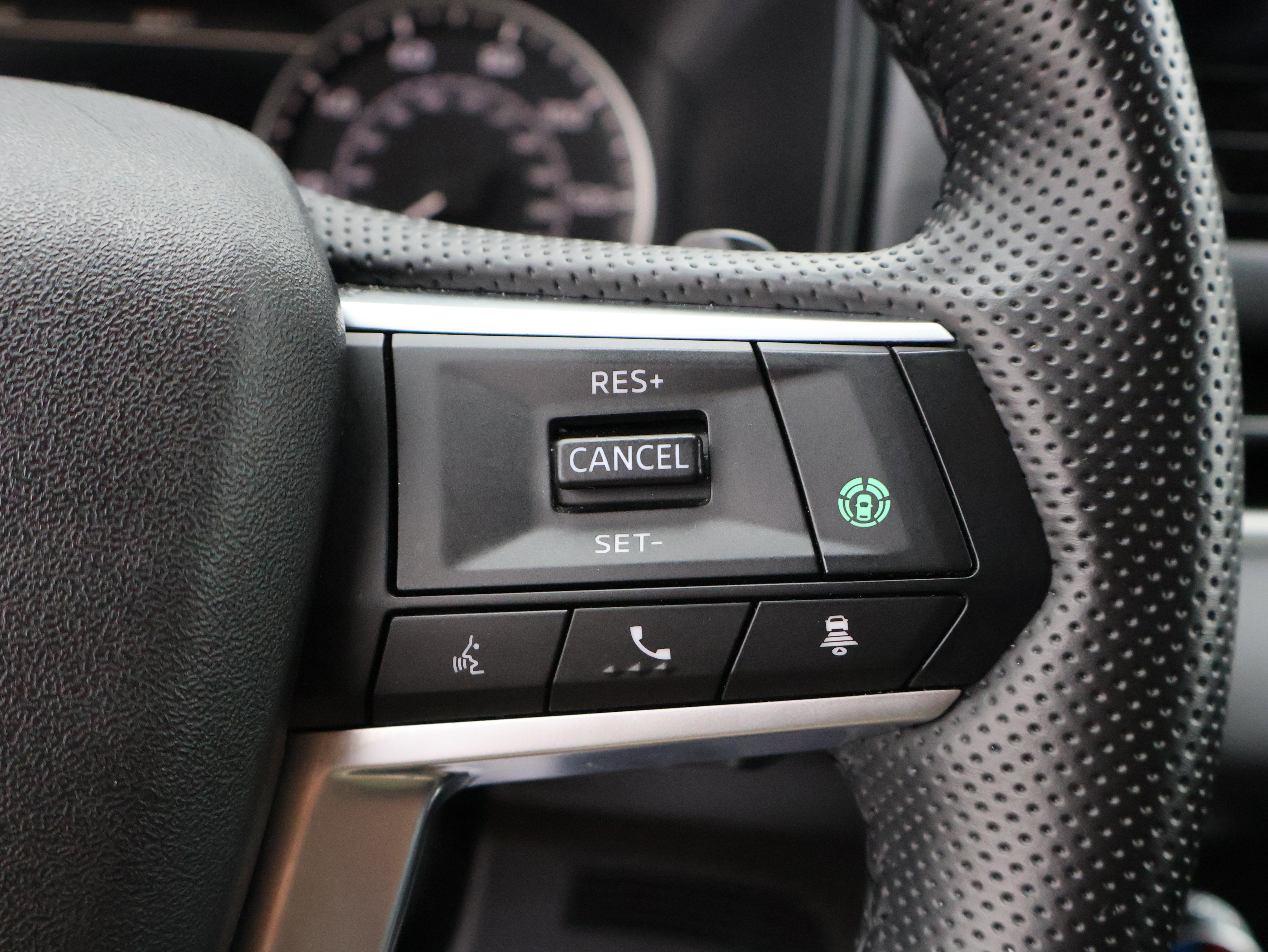 Used 2025 Mitsubishi Outlander SE image 40