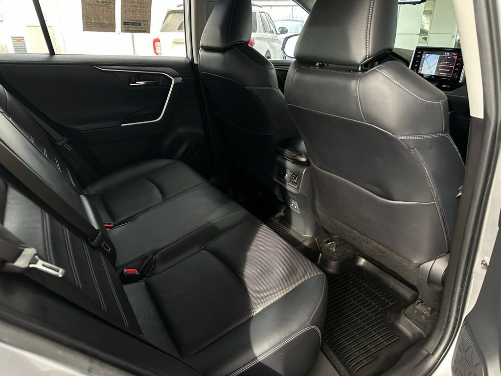 Used 2019 Toyota RAV4 Limited image 19