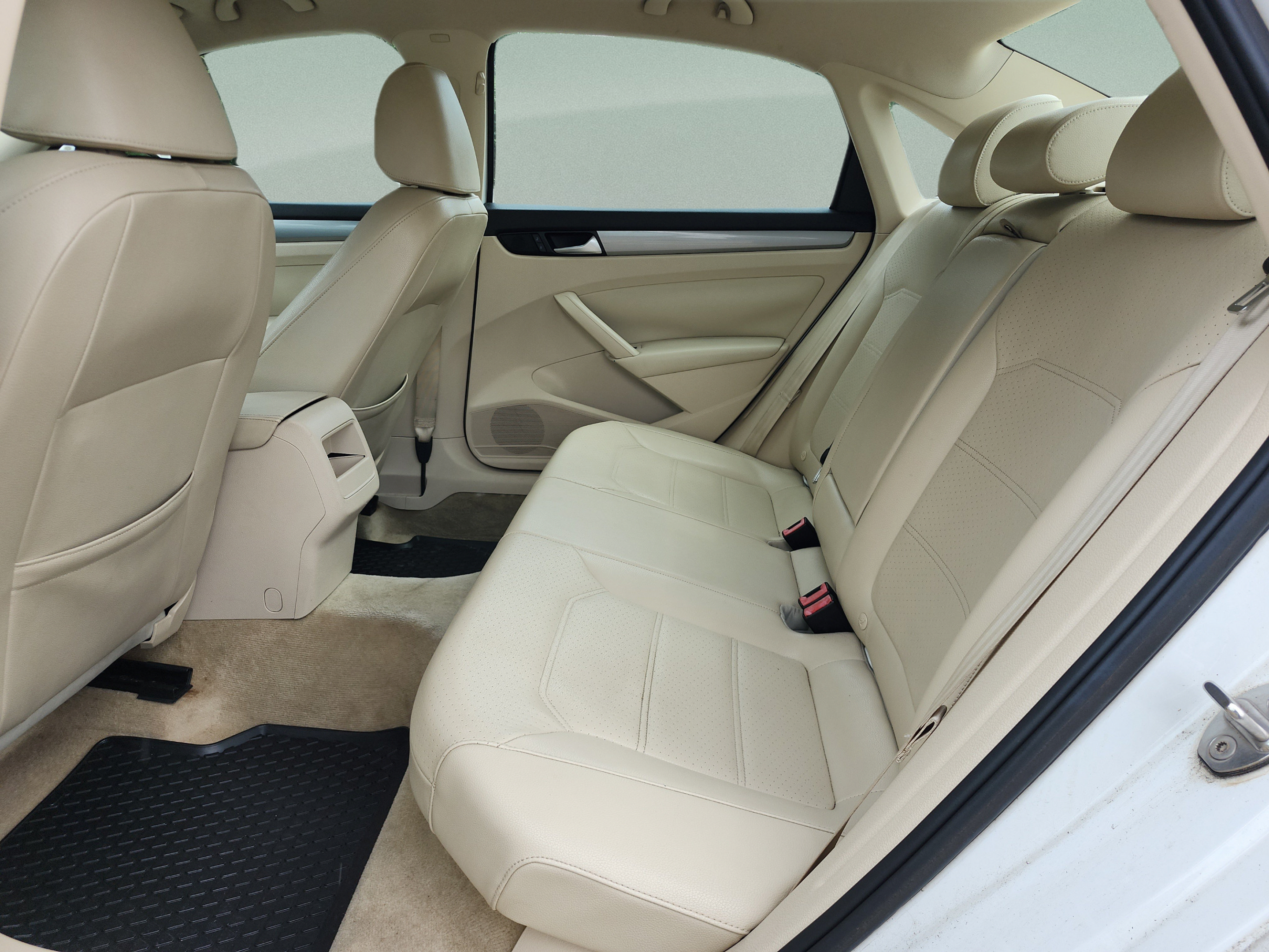 Used 2015 Volkswagen Passat 1.8T Limited Edition FWD image 15